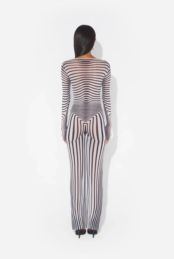 Re-Edition – the Navy Blue Body Morphing Dress Re-Edition – the Navy Blue Body Morphing Dress