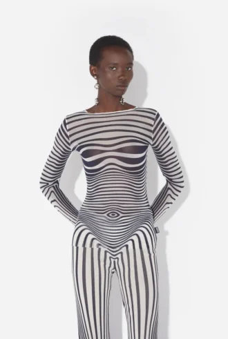 Re-Edition – the Navy Blue Body Morphing Top