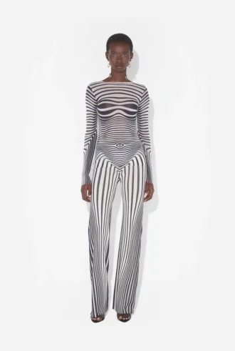 Re-Edition – the Navy Blue Body Morphing Top